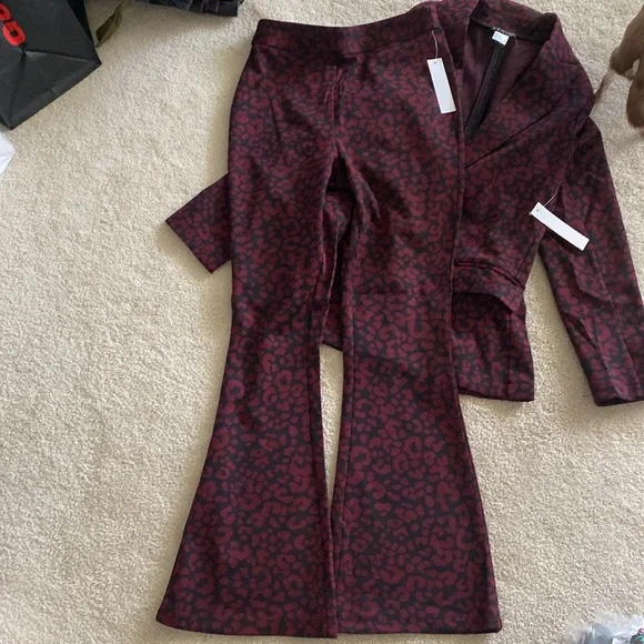 Venus 2 piece jacket and pants set NWT - Picture 7 of 14